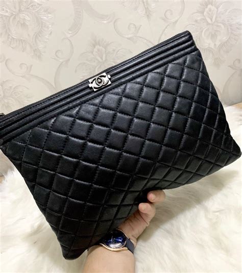 chanel ciuchy|Chanel clutch.